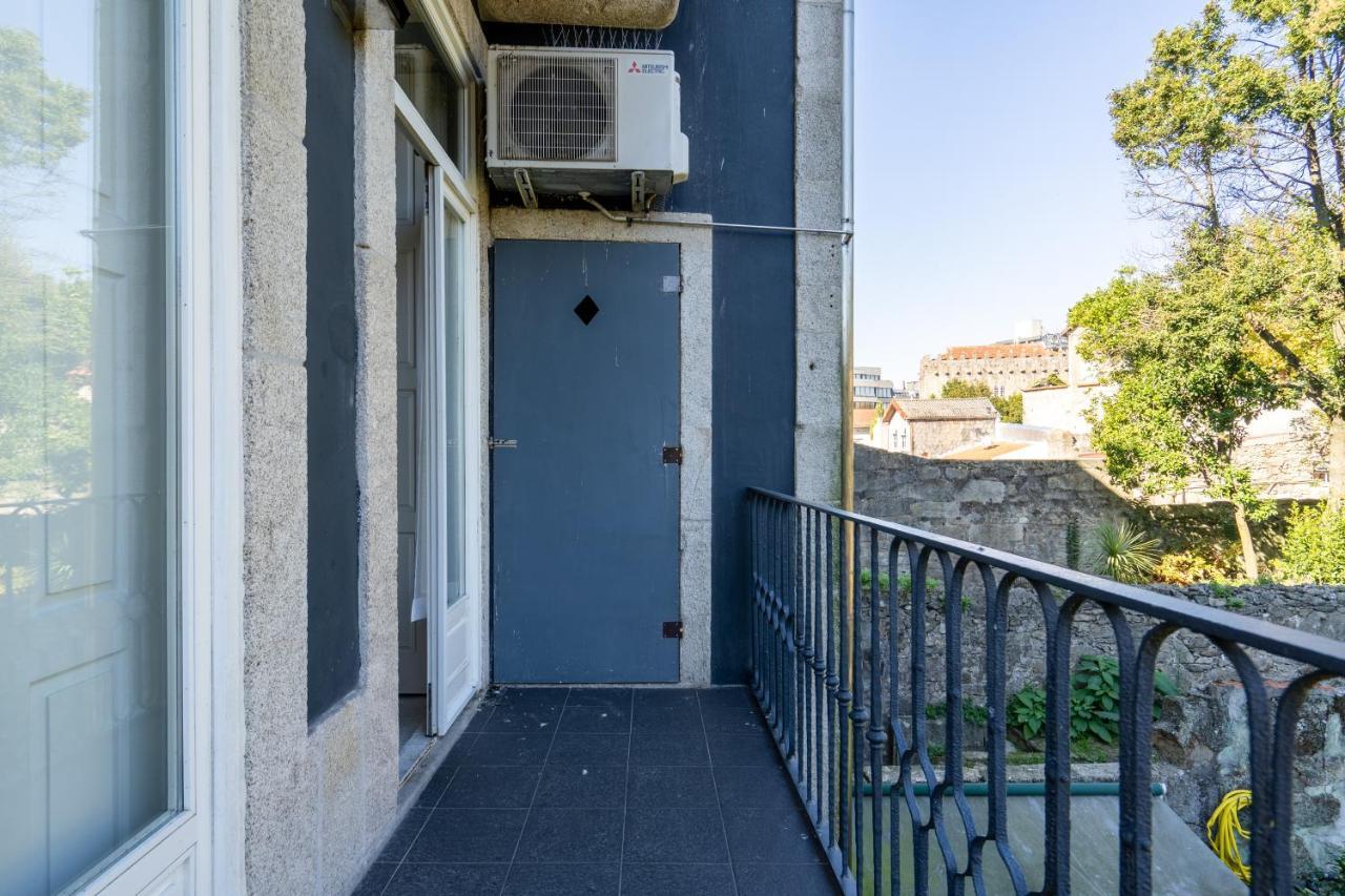 Host Wise - Homely Noble Flats - Garden & Jacuzzi * Porto