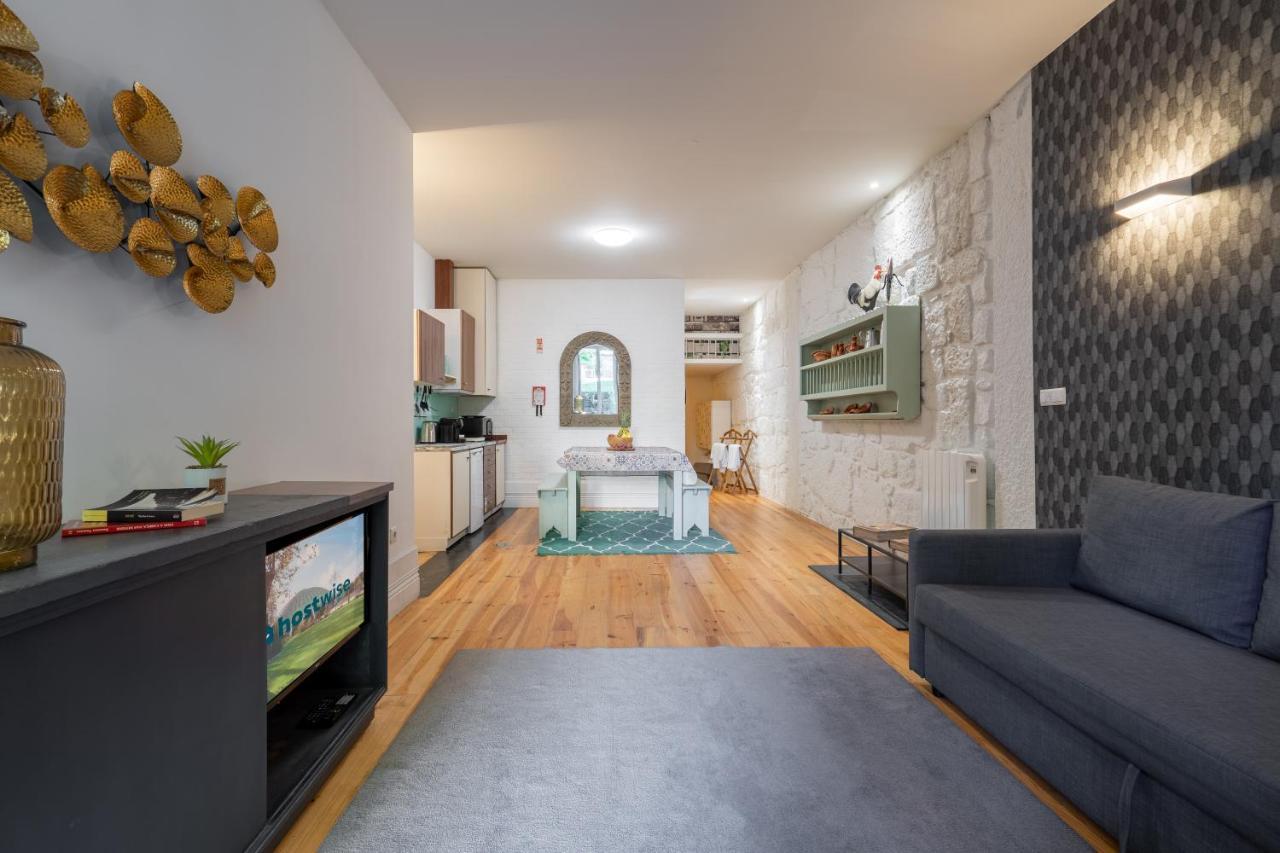 Host Wise - Homely Noble Flats - Garden & Jacuzzi * Porto