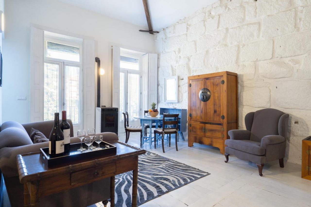 Host Wise - Homely Noble Flats - Garden & Jacuzzi * Porto
