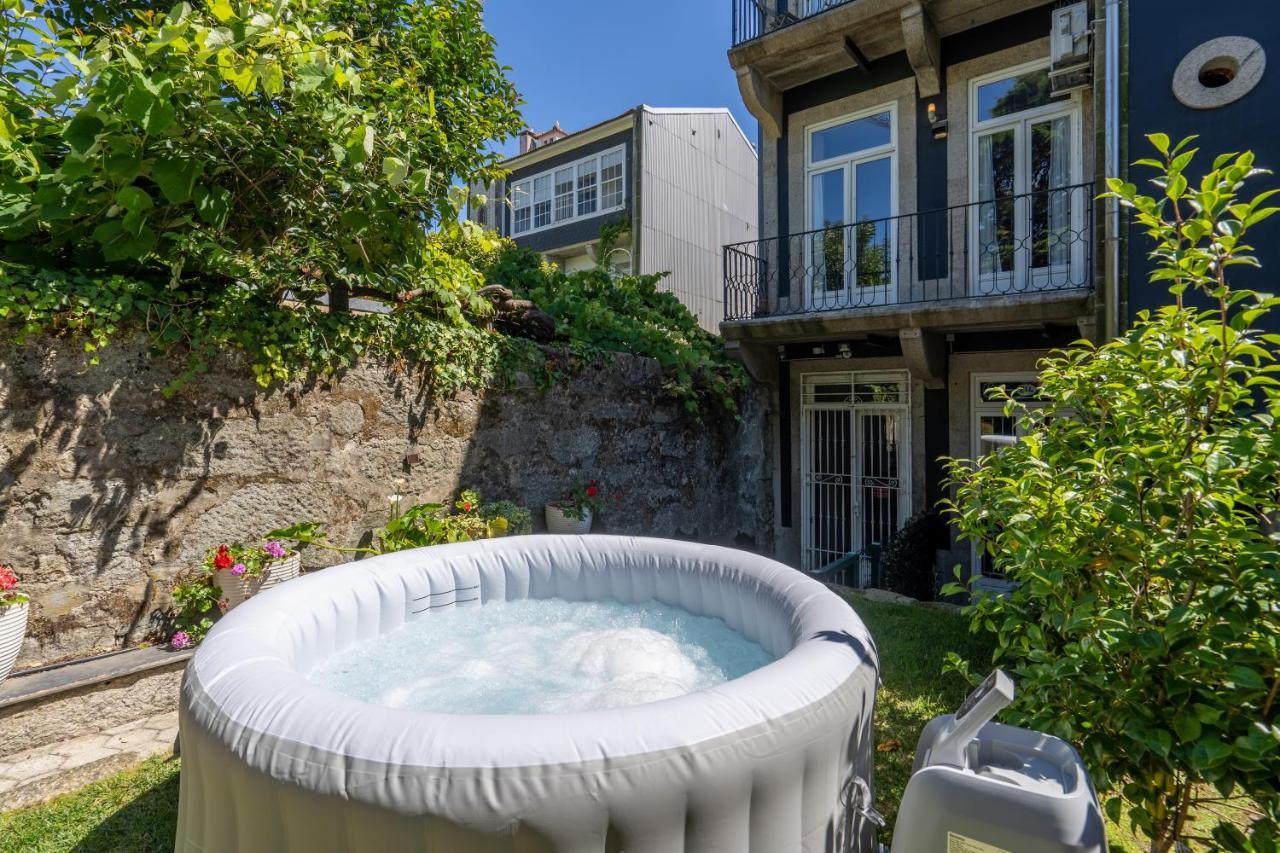 Host Wise - Homely Noble Flats - Garden & Jacuzzi * Porto