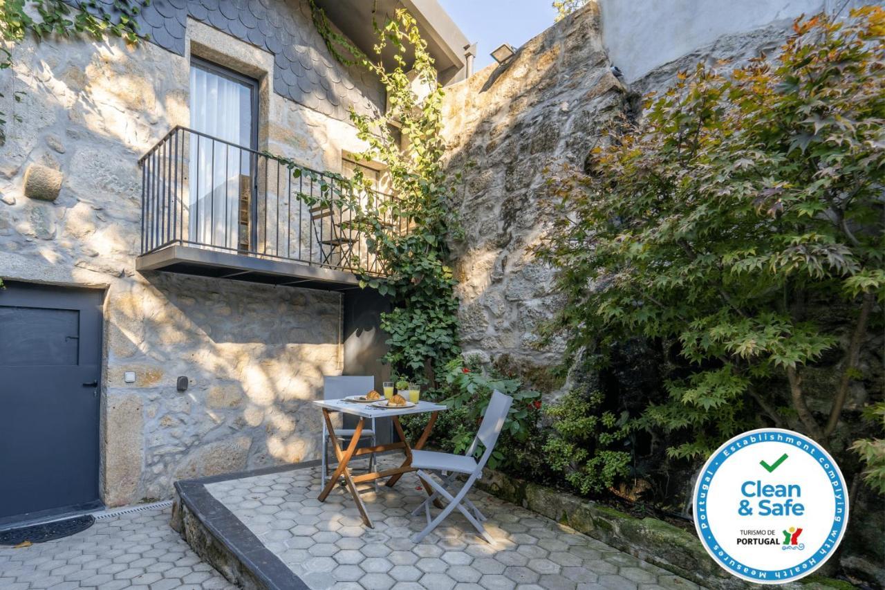 Host Wise - Homely Noble Flats - Garden & Jacuzzi Apartment
